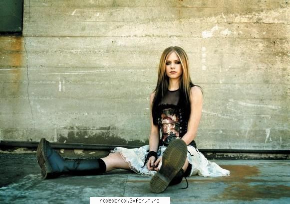 AVRIL LAVIGNE - anahi_dulce - ALTE TRUPE/VEDETE/CANTARETI