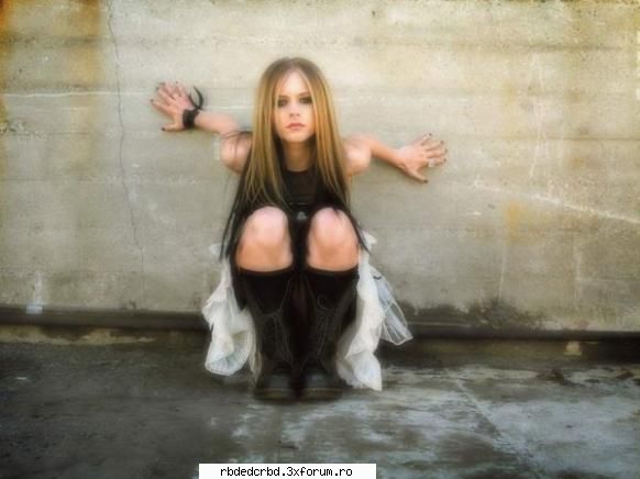 AVRIL LAVIGNE - anahi_dulce - ALTE TRUPE/VEDETE/CANTARETI