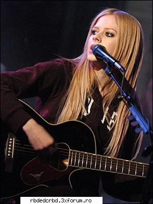 AVRIL LAVIGNE - anahi_dulce - ALTE TRUPE/VEDETE/CANTARETI