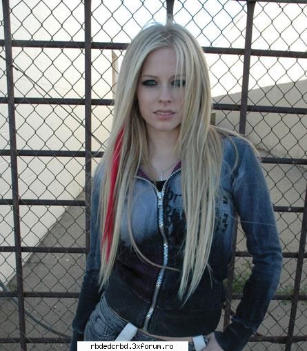 AVRIL LAVIGNE - anahi_dulce - ALTE TRUPE/VEDETE/CANTARETI