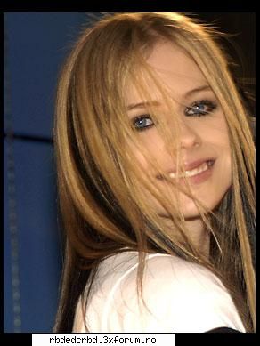 AVRIL LAVIGNE - anahi_dulce - ALTE TRUPE/VEDETE/CANTARETI