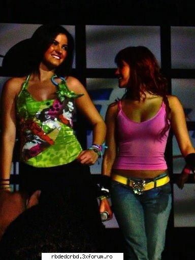 BE FIRST - o poza cu poncho si dulce - DULCE MARIA