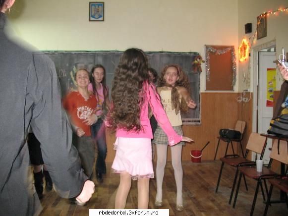 Comentarii haioase pt orice poza - aia in roz !!!cred ca am fauc to gafa fata aia in - CAFENEA