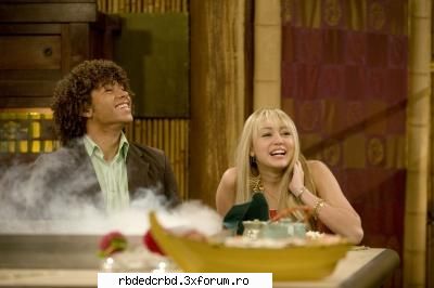 MILEY CIRUS - stefy-princess - ALTE TRUPE/VEDETE/CANTARETI