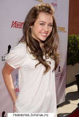 MILEY CIRUS - stefy-princess - ALTE TRUPE/VEDETE/CANTARETI