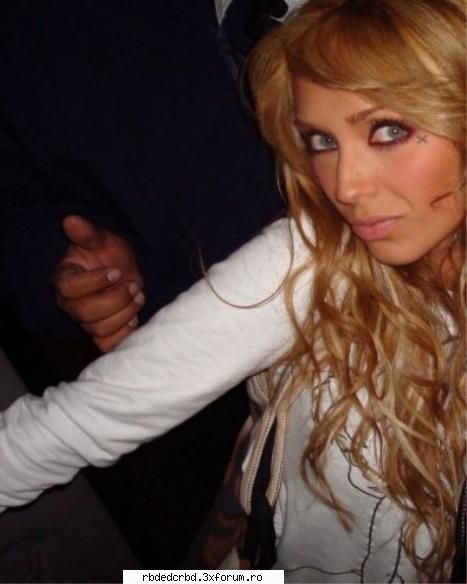 POZE - K!tty_G!rl - ANAHI