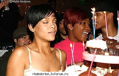 RIHANNA - stefy-princess - ALTE TRUPE/VEDETE/CANTARETI