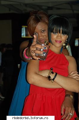 RIHANNA - stefy-princess - ALTE TRUPE/VEDETE/CANTARETI