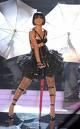 RIHANNA - Claudia - ALTE TRUPE/VEDETE/CANTARETI