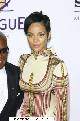 RIHANNA - stefy-princess - ALTE TRUPE/VEDETE/CANTARETI
