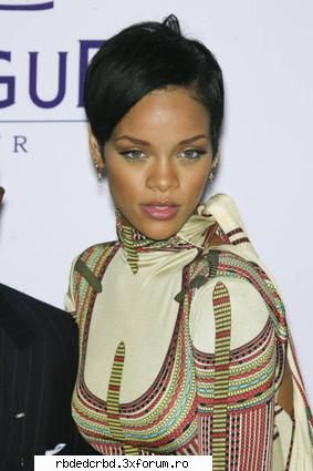 RIHANNA - stefy-princess - ALTE TRUPE/VEDETE/CANTARETI