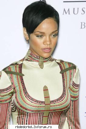 RIHANNA - stefy-princess - ALTE TRUPE/VEDETE/CANTARETI