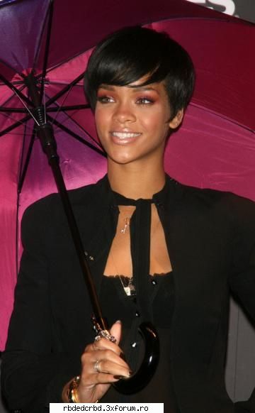 RIHANNA - stefy-princess - ALTE TRUPE/VEDETE/CANTARETI