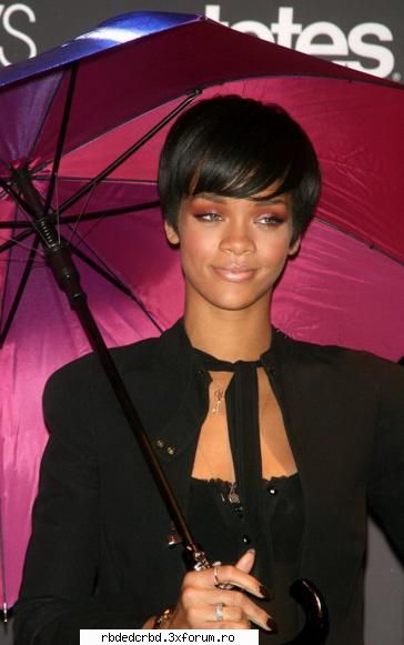 RIHANNA - stefy-princess - ALTE TRUPE/VEDETE/CANTARETI
