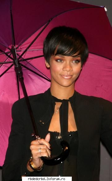 RIHANNA - stefy-princess - ALTE TRUPE/VEDETE/CANTARETI