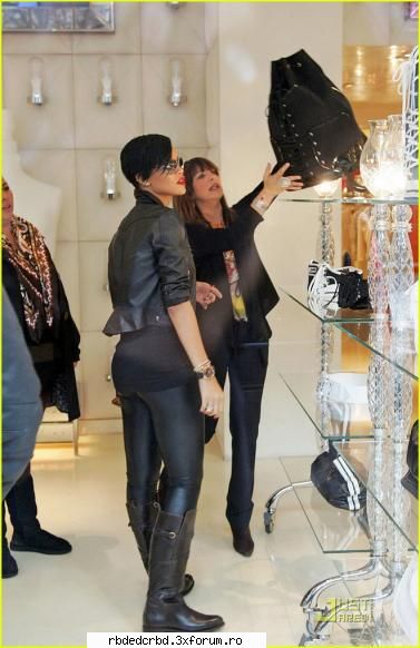 RIHANNA - stefy-princess - ALTE TRUPE/VEDETE/CANTARETI