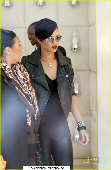 RIHANNA - stefy-princess - ALTE TRUPE/VEDETE/CANTARETI