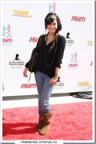 VANESSA HUDGENS - anahi_dulce - ALTE TRUPE/VEDETE/CANTARETI