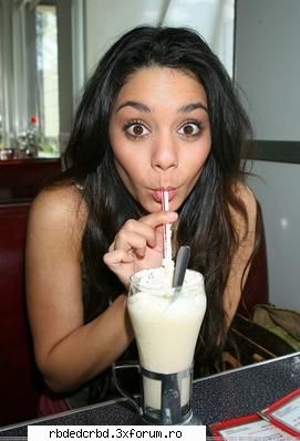 VANESSA HUDGENS - stefy-princess - ALTE TRUPE/VEDETE/CANTARETI