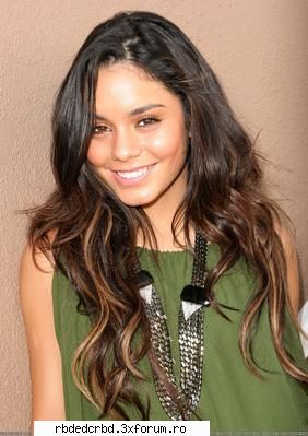 VANESSA HUDGENS - stefy-princess - ALTE TRUPE/VEDETE/CANTARETI