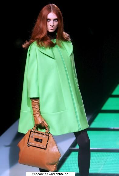VERSACE - anahi_dulce - Arhiva